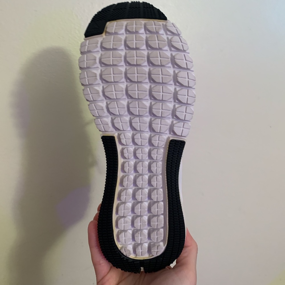 NWOT Reebok Sneakers - Picture 4 of 4